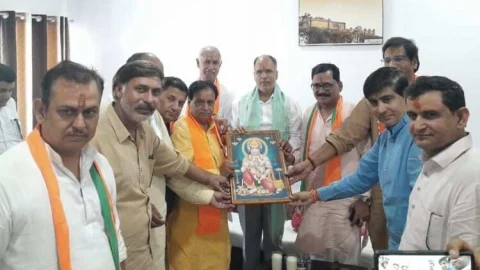 भाजपाइयो ने जलदाय मंत्री चौधरी एव प्रदेश उपाध्यक्ष दाधीच का किया स्वागत