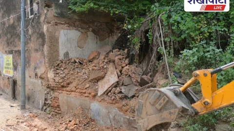 Sikar News: सीकर में जर्जर हवेलियों पर नगर परिषद की सख्त कार्रवाई