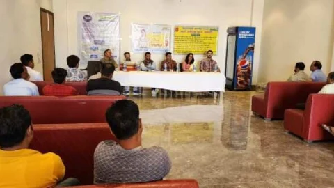 गैस सिलेण्डर के उपयोग एवं रख-रखाव को लेकर बैठक आयोजित