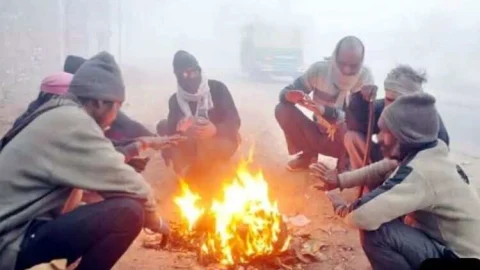तेज ठंड और शीतलहर से करें बचाव, घर से बाहर निकलते समय बरते सावधानी – सीएमएचओ डॉ गुर्जर