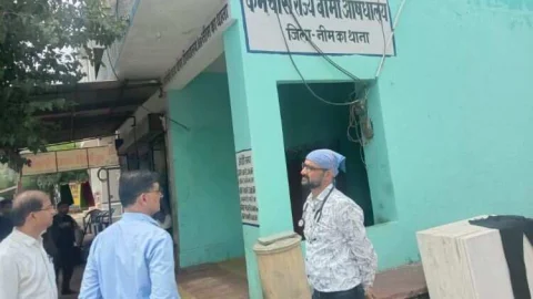जिला कलक्टर ने किया कर्मचारी राज्य बीमा औषधालय का औचक निरीक्षण