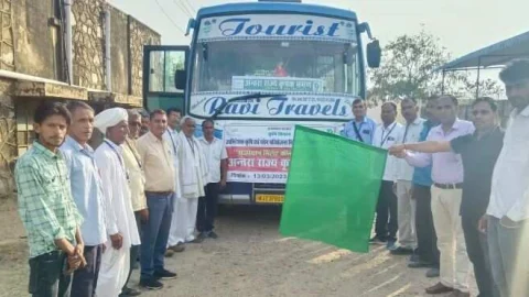 प्रगतिशील कृषकों के दल को हरी झंडी दिखाकर किया रवाना