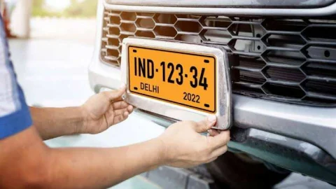Number Plate Rules: नंबर प्लेट से जुडी ये लापरवाही पड़ेगी महंगी, पुलिस करेगी सीधा चालान, देखें