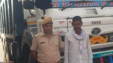 ओवरलोड वाहन डम्पर के विरुद्ध कार्यवाही