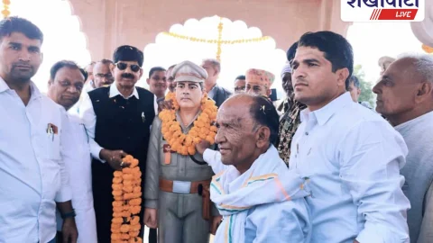 डूमोली खुर्द में शहीद बीनाराम जलेन्द्रा की प्रतिमा का अनावरण