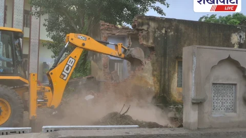 Sikar News: नगर परिषद की कार्रवाई: नेहरू पार्क स्थित जर्जर फायर स्टेशन भवन को किया ध्वस्त