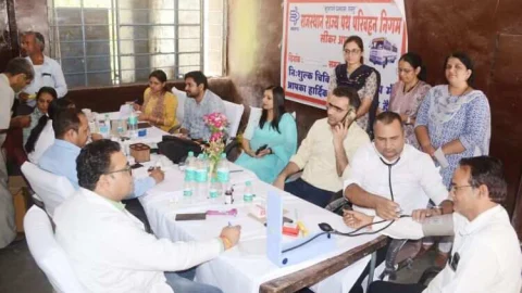 रोडवेज बस डिपो में निःशुल्क जांच शिविर आयोजित