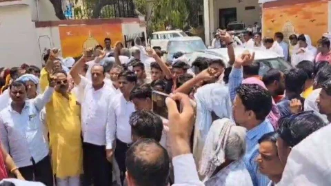 सरपंच व ग्राम सेवक के साथ मारपीट मामले ने पकड़ा तूल