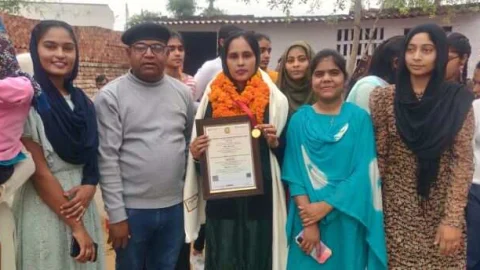 क़िताब क़लम व कागज़ के दम पर ही महिलाएं देश समाज व परिवार को सँवार सकती हैं – जाकिर झुंझुनुवाला