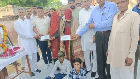 शहीद परिवार को भेंट की चार लाख रुपए की सहयोग राशि