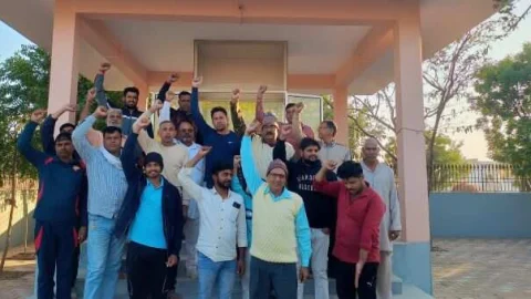 उपराष्ट्रपति के खिलाफ अविश्वास प्रस्ताव के विरोध में राष्ट्रीय जाट महासंघ का प्रदर्शन