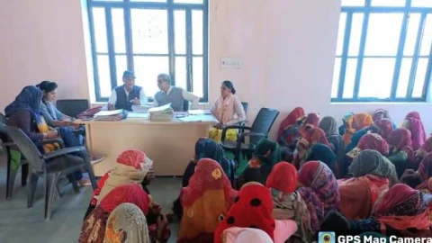 लोकपाल तोगड़िया ने किया औचक निरीक्षण, दो ग्राम संसाधन व्यक्ति लगातार अनुपस्थित