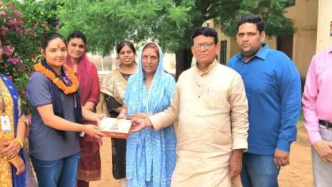 शहीद की बेटी न्यू राजस्थान कॉलेज की रही टॉप