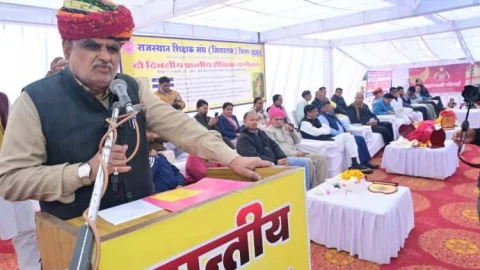 राज्य मंत्री झाबर सिंह खर्रा ने झुंझुनू में आयोजित प्रांतीय सम्मेलन में की शिरकत