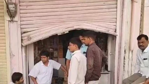 विधायक मोदी ने दुकान में हुई चोरी को बताया डकैती का रूप, पुलिस प्रशासन को करनी चाहिए जल्द कार्रवाई