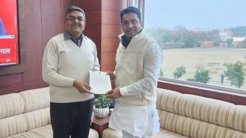 सांसद राहुल कस्वां ने की जयपुर में उत्तर पश्चिम रेलवे के महाप्रबंधक से मुलाकात