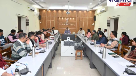 Jhunjhunu News: कलक्टर ने दिए लम्बित प्रकरणों के त्वरित निस्तारण निर्देश