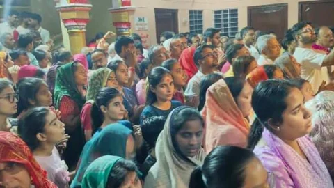 शारदीय नवरात्रि में शक्तिपीठ मां शाकंभरी के दरबार में देश विदेश से आने वाले श्रद्धालुओं की उमड़ रही है भीड़