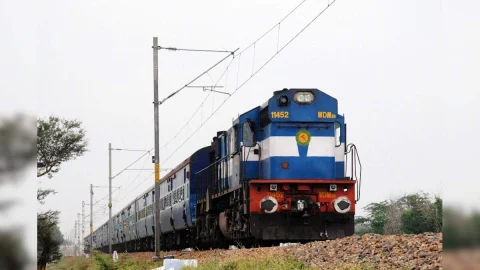 यात्रीगण कृपया ध्यान दें! जनवरी से 1 मार्च तक कैंसिल रहेंगी ये ट्रेने, सफर से पहले देखें पूरी लिस्ट,