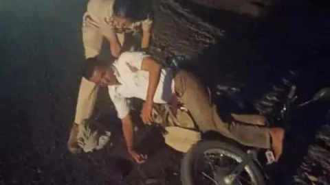 सड़क पर तड़प रहे घायल को पुलिस ने पहुंचाया अस्पताल
