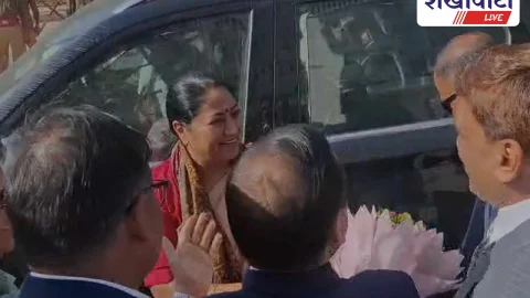 दिल्ली की CM रेखा गुप्ता झुंझुनूं पहुंचीं, राणी शक्ति मंदिर में दर्शन