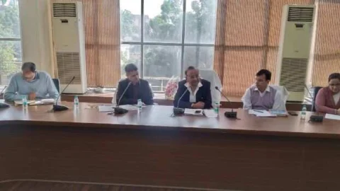 न्याय मित्र केके गुप्ता ने की झुंझुनू नगर परिषद आयुक्त और अधिकारियों के साथ बैठक