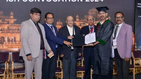 डॉक्टर राहड़ को मिली एफआईएसएच की उपाधि