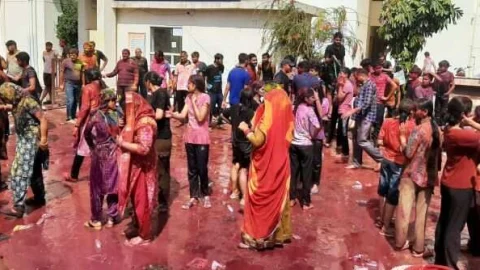 होली स्नेह मिलन आयोजित