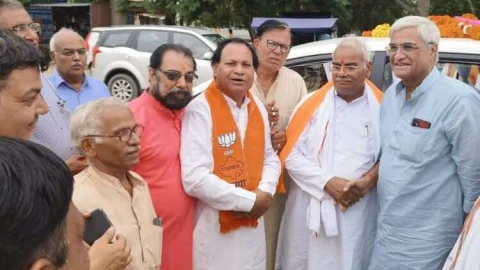 महेश बसावतिया ने शिक्षा मंत्री का किया सम्मान