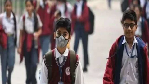 बढ़ती ठंड को देखते हुए सरकार ने लिया बड़ा फैसला, CBSE, ICSE समेत सभी स्कूल 1 जनवरी तक रहेंगे बंद