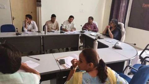 राजस्थान सम्पर्क पोर्टल के परिवादों का समयबद्व हो निस्तारण – झुंझुनू जिला कलक्टर