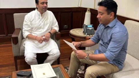 सांसद राहुल कस्वां की केन्द्रीय शिक्षा राज्य मंत्री से मुलाकात