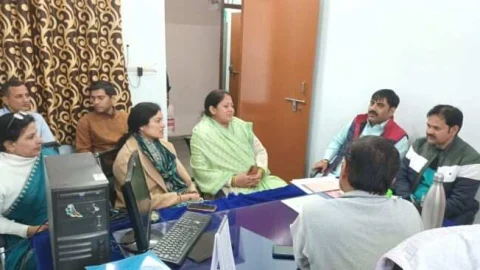 बाल आयोग की टीम ने किया औचक निरीक्षण