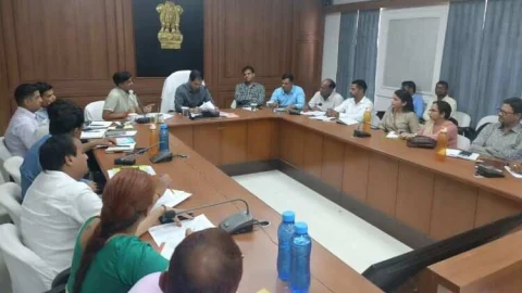 दो दिवसीय शेखावाटी युवा महोत्सव के सफल आयोजन के संबंध में जिला कलेक्टर ने ली बैठक