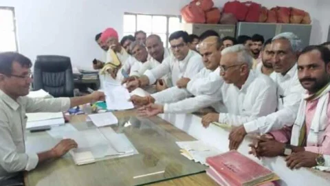 भाजपा का एसडीएम कार्यालय पर सरकार के खिलाफ हल्ला बोल प्रदर्शन