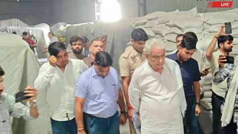 कृषि मंत्री किरोड़ी “बाबा” का एक्शन जारी : नकली खाद बनाने वाली फैक्ट्रियों पर छापेमारी