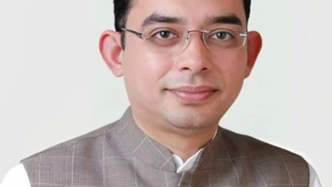 भाकपा माले इंडिया गठबंधन के कांग्रेसी उम्मीदवार अमित ओला को उप चुनाव में देगी साथ