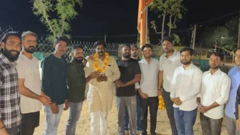 उज्जैन से आए गौ रक्षा कमांडो फोर्स के अध्यक्ष का गौ सेवा समिति द्वारा भव्य स्वागत