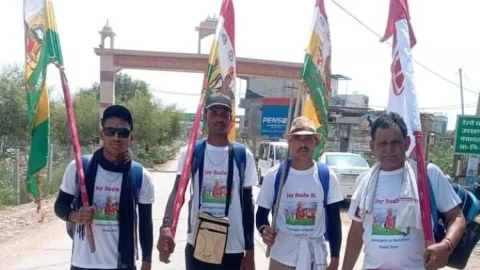 लक्ष्मणगढ़ से बाबा रामदेव रुणींचा के लिए निशान यात्रा लेकर रवाना हुआ जत्था