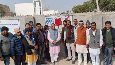 भाजपा शहर मण्डल ने शुरू किया दिवार लेखन अभियान