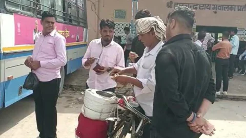 इस रबड़ी का हर कोई है दीवाना, 60 सालों से बेच रहा है यह परिवार