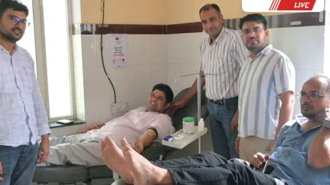 सीकर नगर परिषद तकनीकी टीम ने सैनिकों के नाम किया रक्तदान
