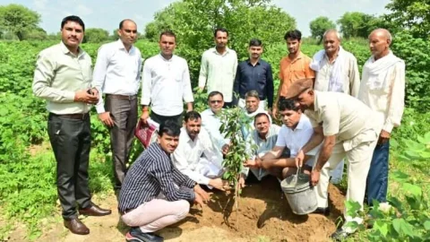 समाजसेवी ने बेटे के रिश्ते पर दिया पर्यावरण संरक्षण का संदेश