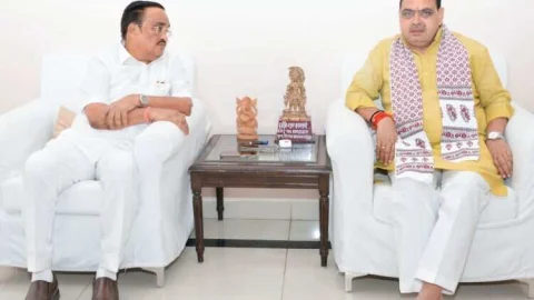 मुख्यमंत्री की केंद्रीय जल शक्ति मंत्री से मुलाकात