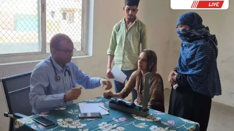 कैलाश केसरी अस्पताल द्वारा धन्धूरी में लगाया गया निशुल्क चिकित्सा शिविर