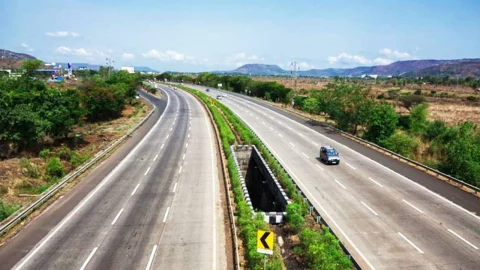 UP को नए साल में मिलेगा नया ग्रीन फील्ड एक्सप्रेसवे की सौगात,  बिहार सहित इन राज्यों से बढ़ेगी कनेक्टिविटी