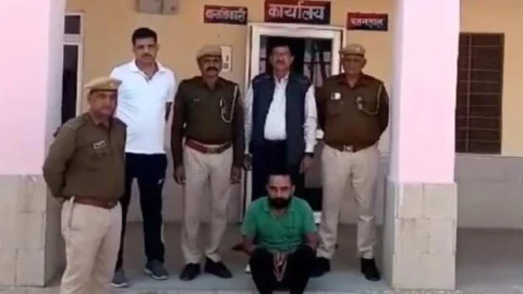 मिर्च से भरे ट्रक से 10 किलो डोडा पोस्त चूरा बरामद