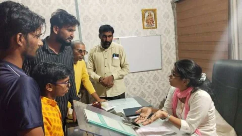 छात्र संगठन एसएफआई ने तीन सूत्री मांगों को लेकर सौंपा ज्ञापन