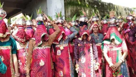 कलश यात्रा का कार्यक्रम हुआ आयोजित