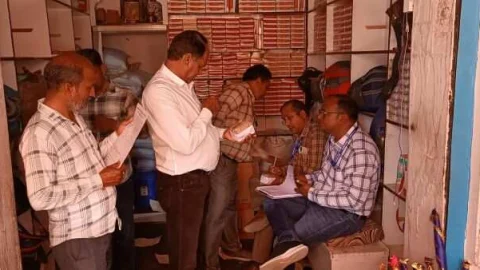 जांच के लिए खाद्य वस्तुओं के नौ सैम्पल लिए